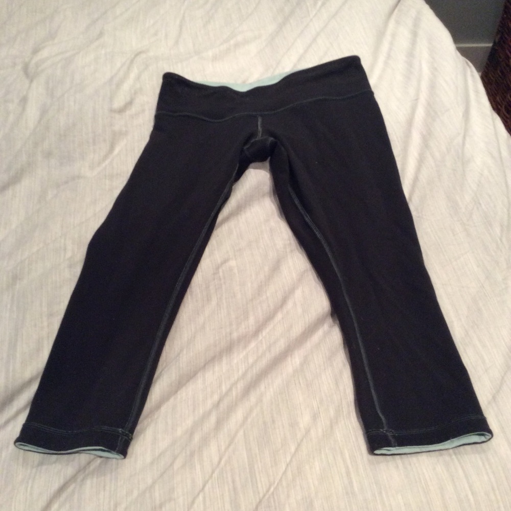 Lululemon reversible crops 8
